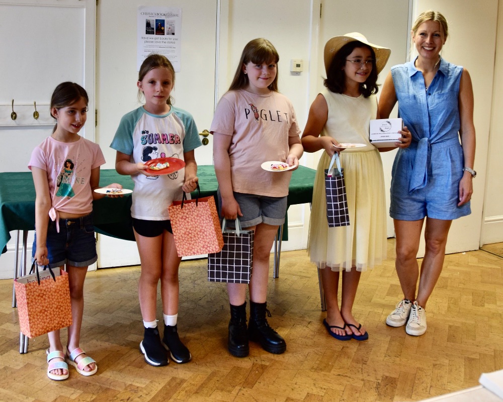 Winners of the Jubilee Biscuit Decorating Competition with the judge, Jo Pratt