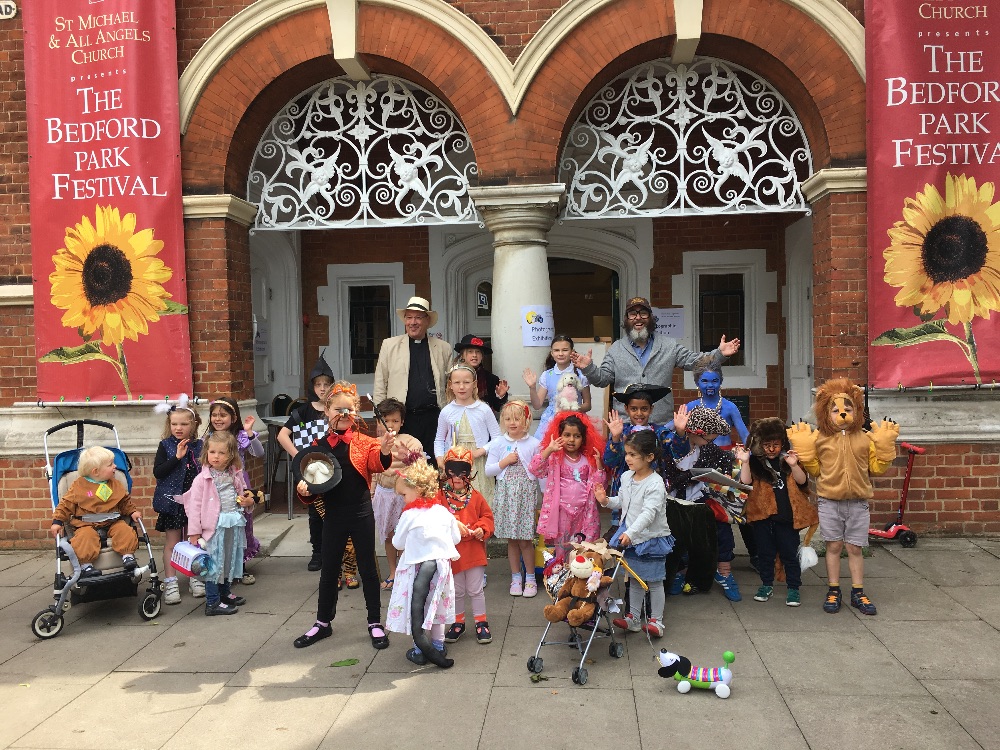 2019 Andy Nyman with Fr Kevin Morris and Fancy Dress contestants